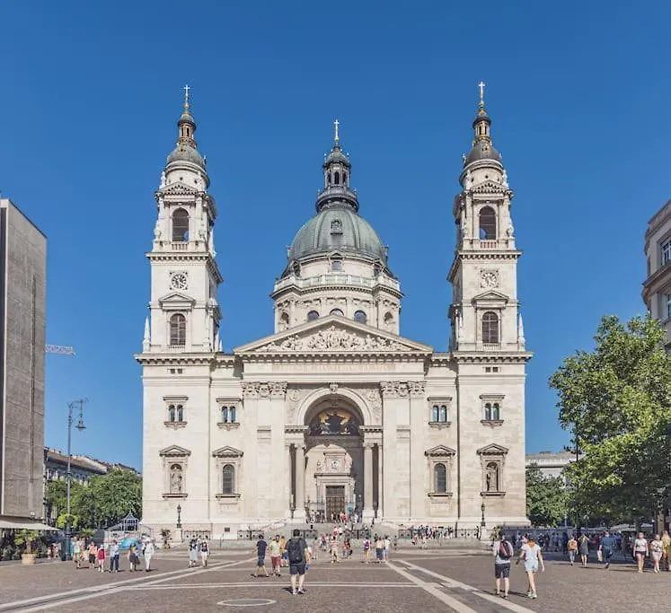 Quiet Rooms In The Bustling City Center Budapest Hungary